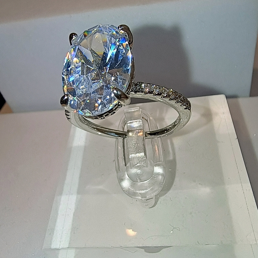 Fashion Jewelry Silver Sparkling Ring Size 7 - Picture 4 of 6